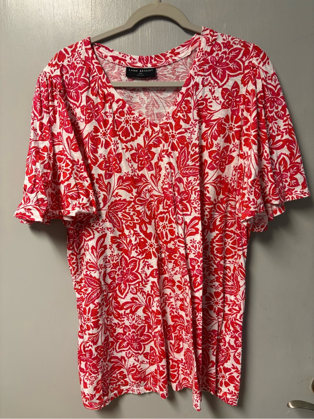 Lane Bryant 18/20 flutter sleeve tee.